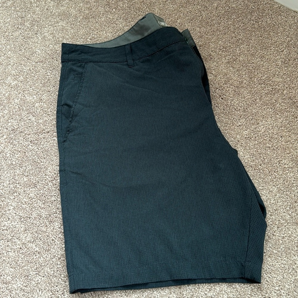 LINKSOUL PERFORATED GOLF SHORTS